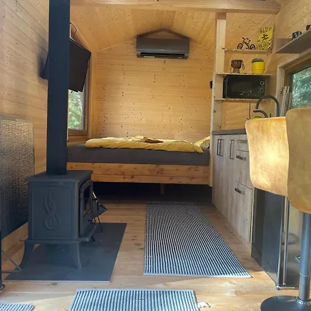 Glamping - Maringotka U Tobika Holany