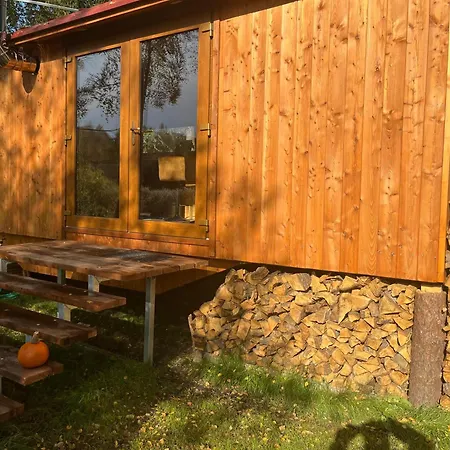 Campeggio Glamping - Maringotka U Tobika Holany