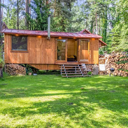 Glamping - Maringotka U Tobika Holany